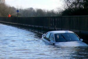 Abandoned_Car_in_Floodwater_-_geograph.org.uk_-_1158977